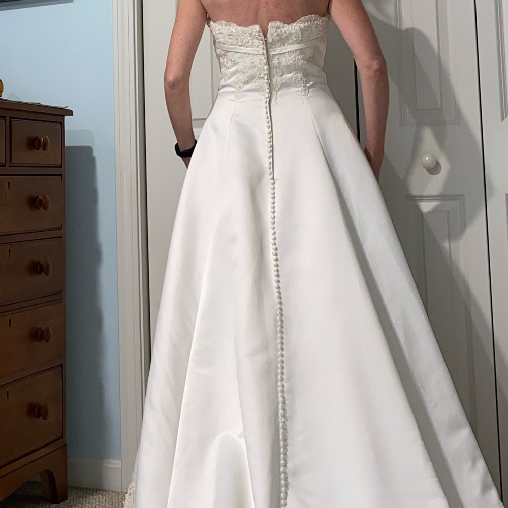 Emme Bridal Strapless Wedding Gown Dress 8 Beaded With FLAWS Unsure if Altered - Picture 5 of 17